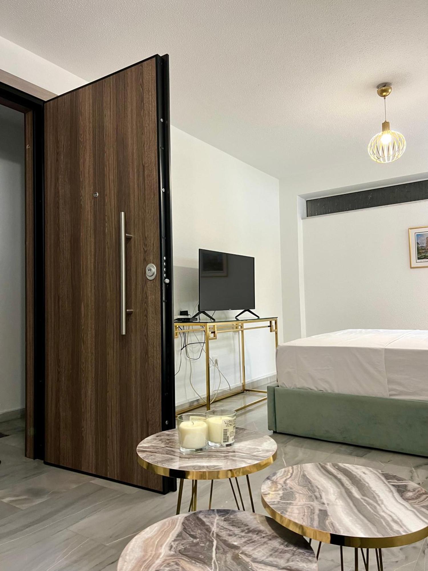 New At Athenian Riviera Appartement