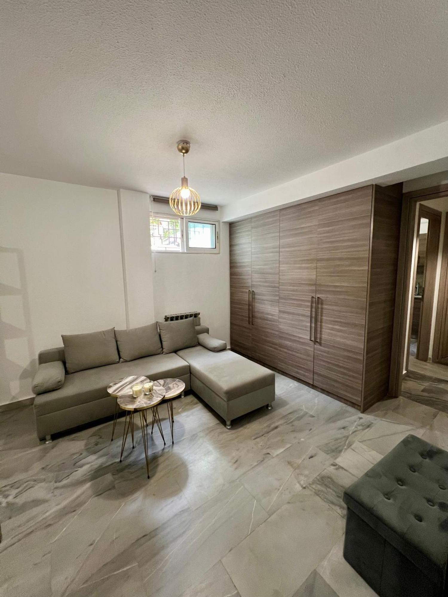 New At Athenian Riviera * Atina